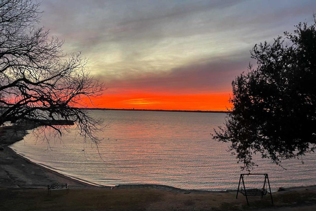 Lakefront Rockwall Home With Scenic Deck And Patio! Exterior photo
